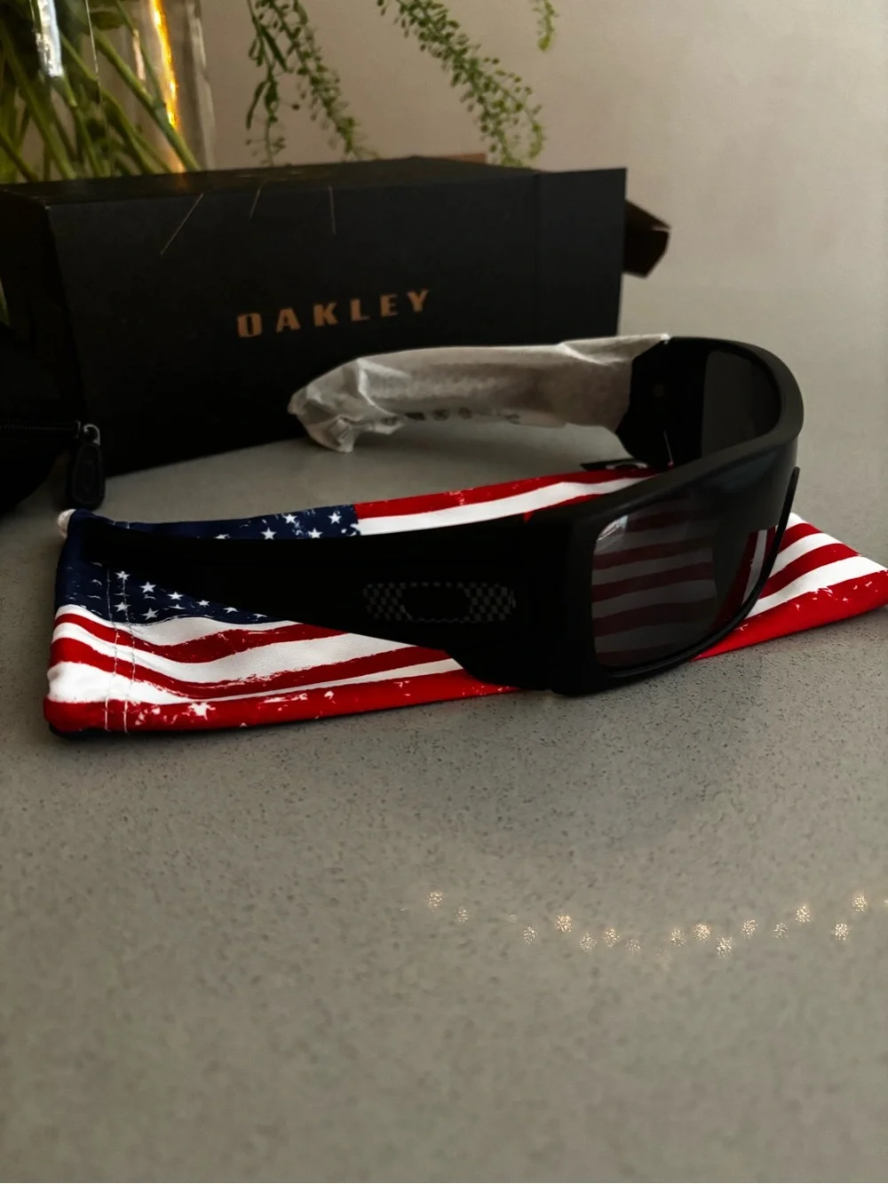 NIB Oakley Black Batwolf Sunglasses